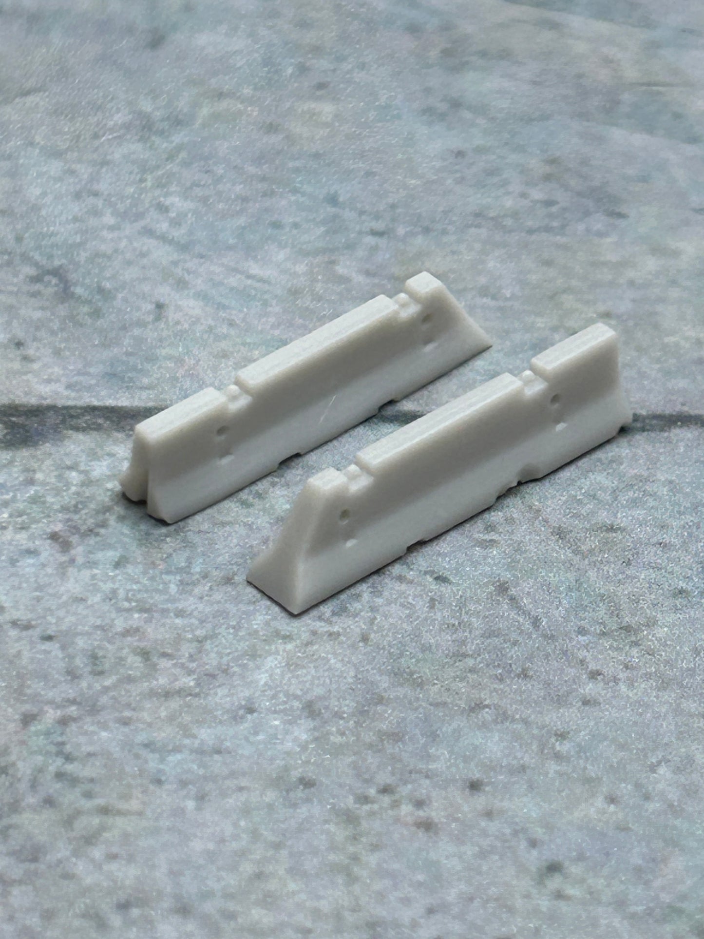 🟡 Jersey Barriers