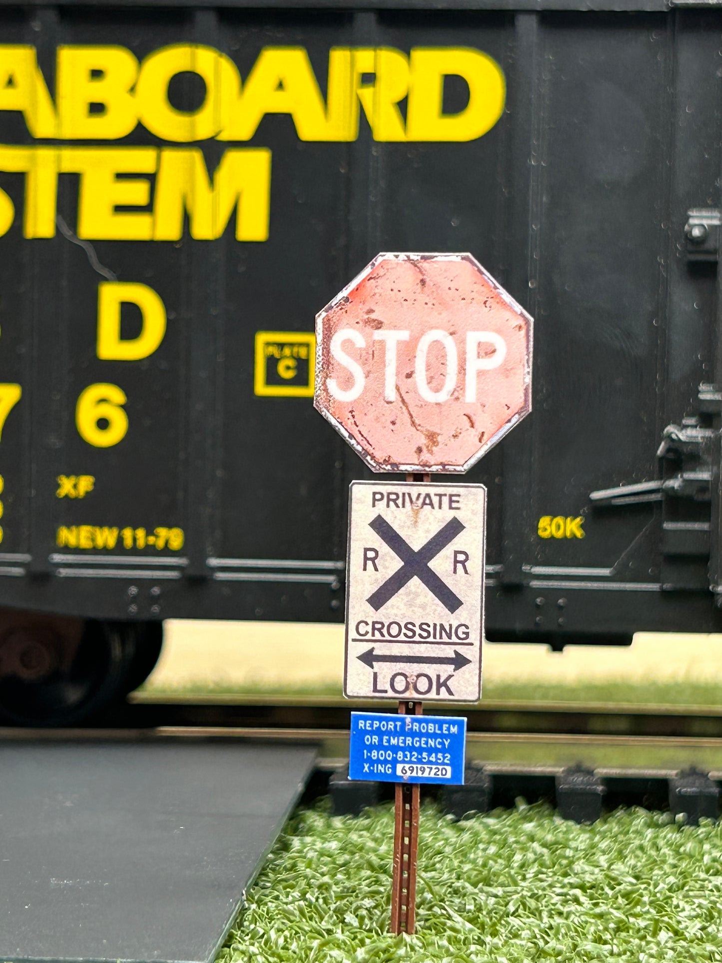 🟠 Private Railroad Crossing + ID Weathered
