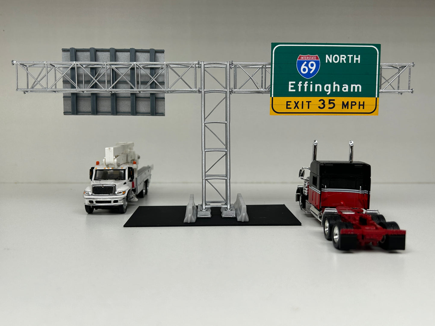 š¢ Highway Cantilever