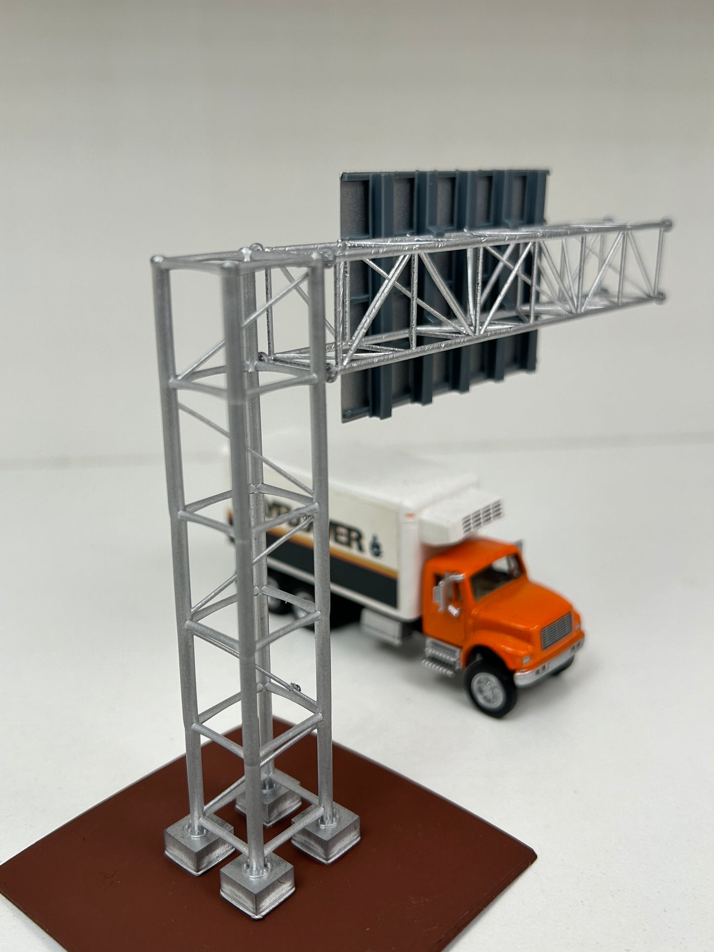 š¢ Highway Cantilever