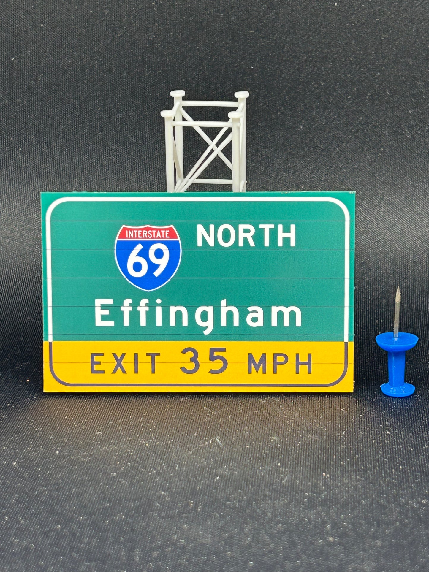 🟢 Highway Sign
