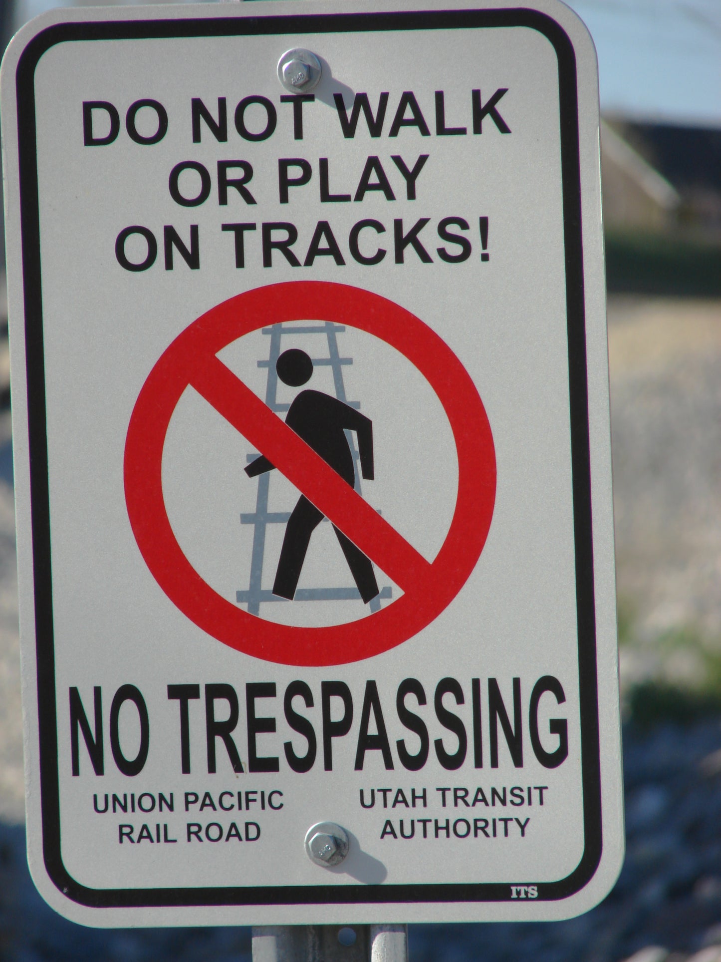 🟢 UP - No Trespassing #1