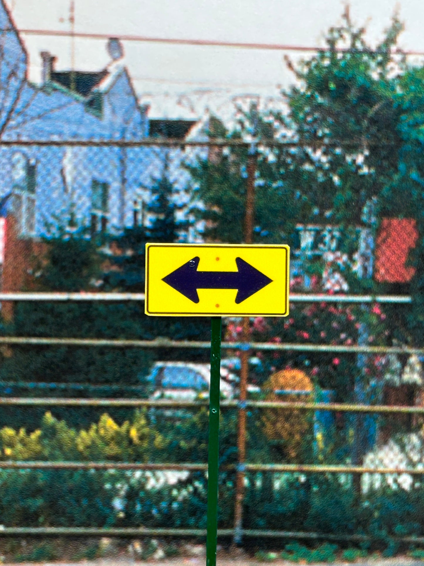 🟢 Two direction large arrow with 1 pole