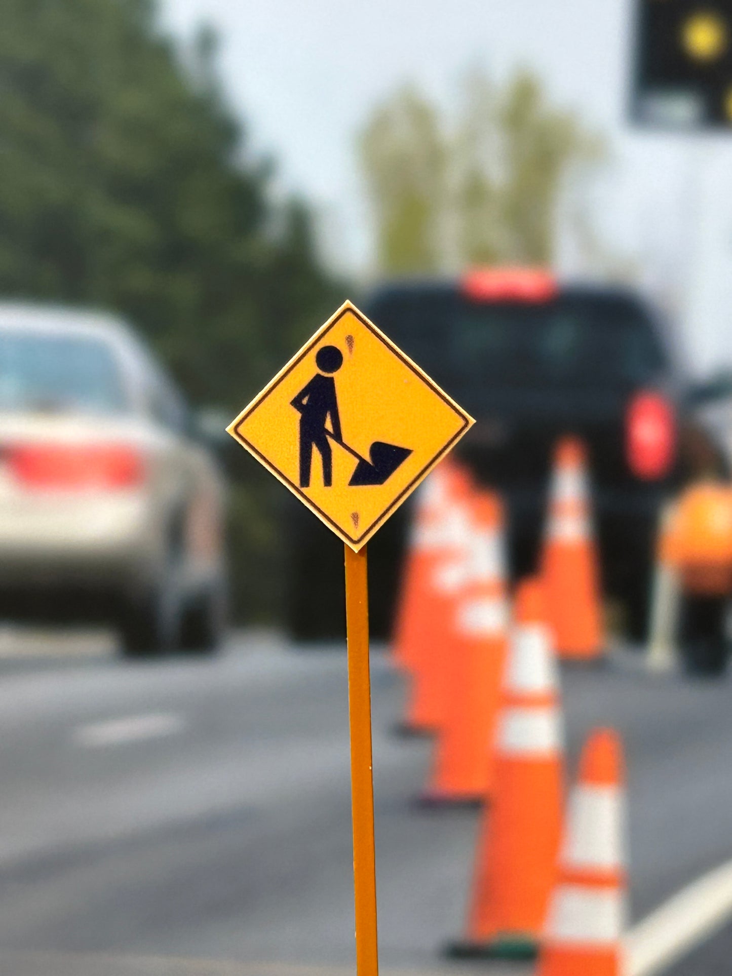 🟢 Construction Workers