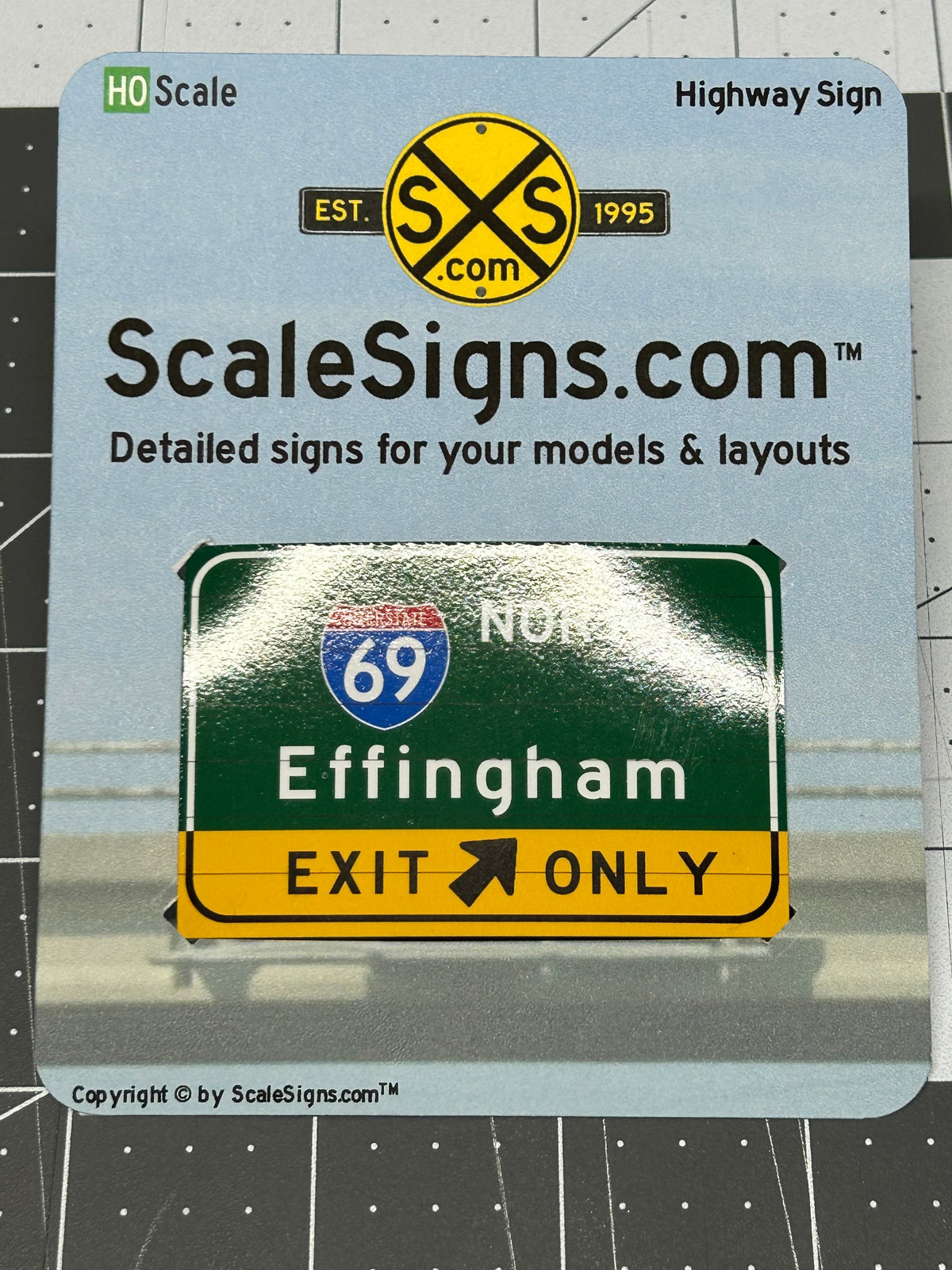 Custom Interstate Guide Signs HO-1765 1:87 HO Scale Highway Signs – ScaleSigns.com