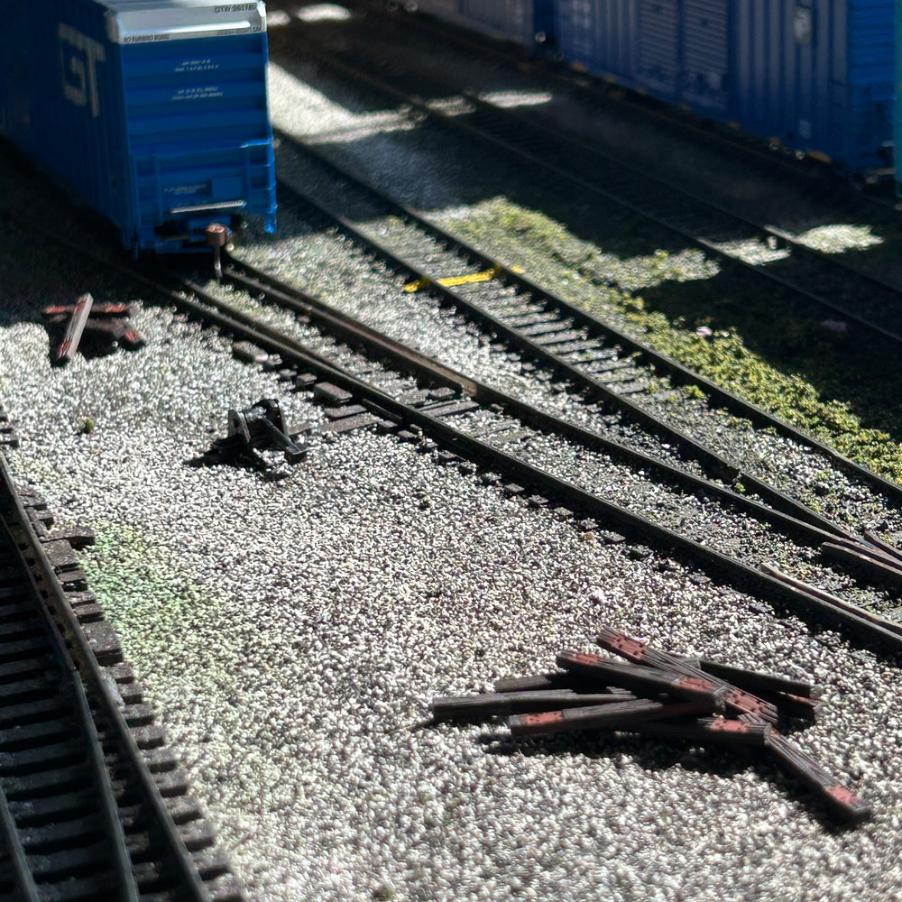 
                      
                        🟢 Railroad Ties - Old Dark
                      
                    