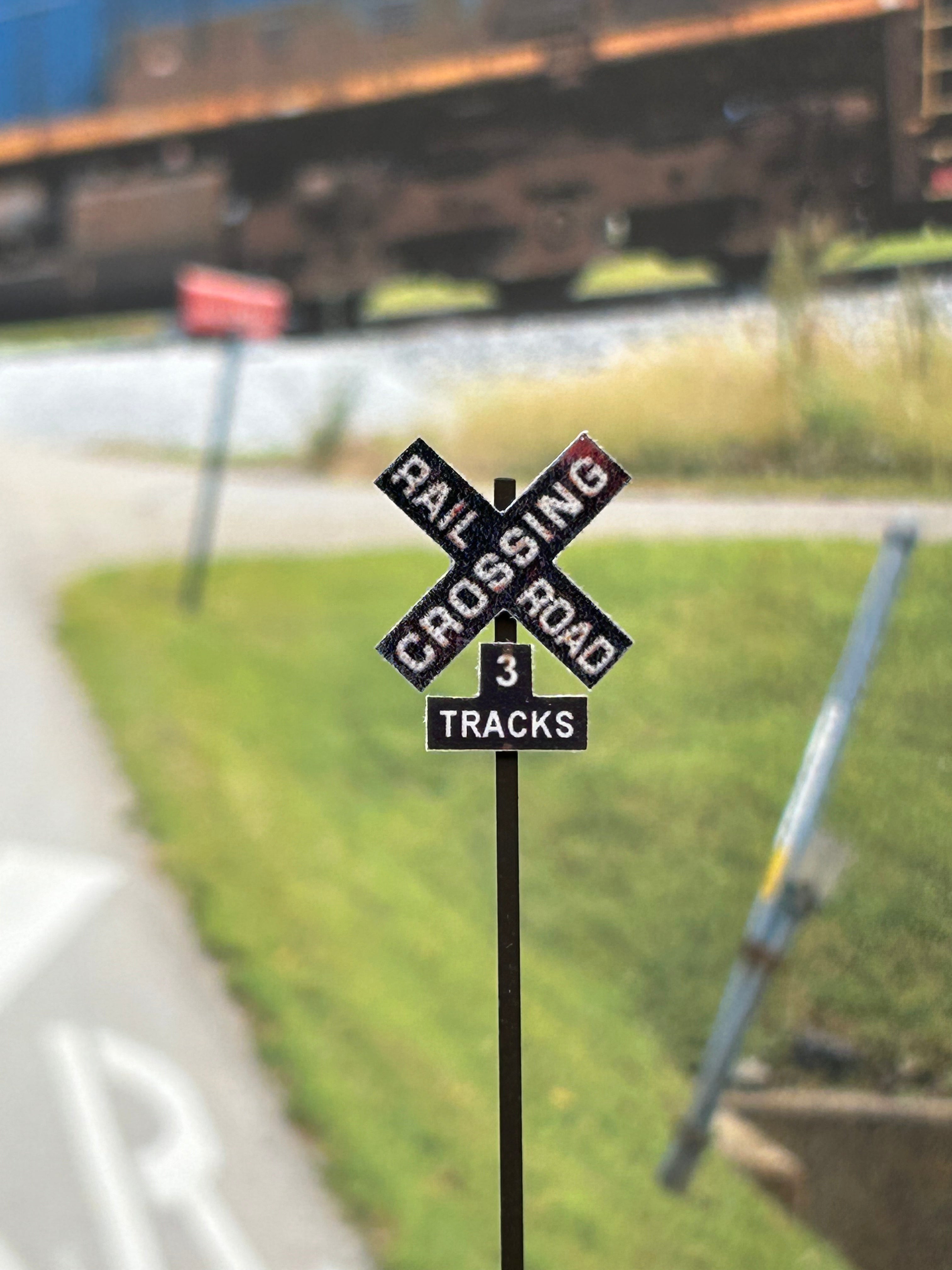 Scale Detailed Model Street and Railroad Signs in 1:87 HO – ScaleSigns.com