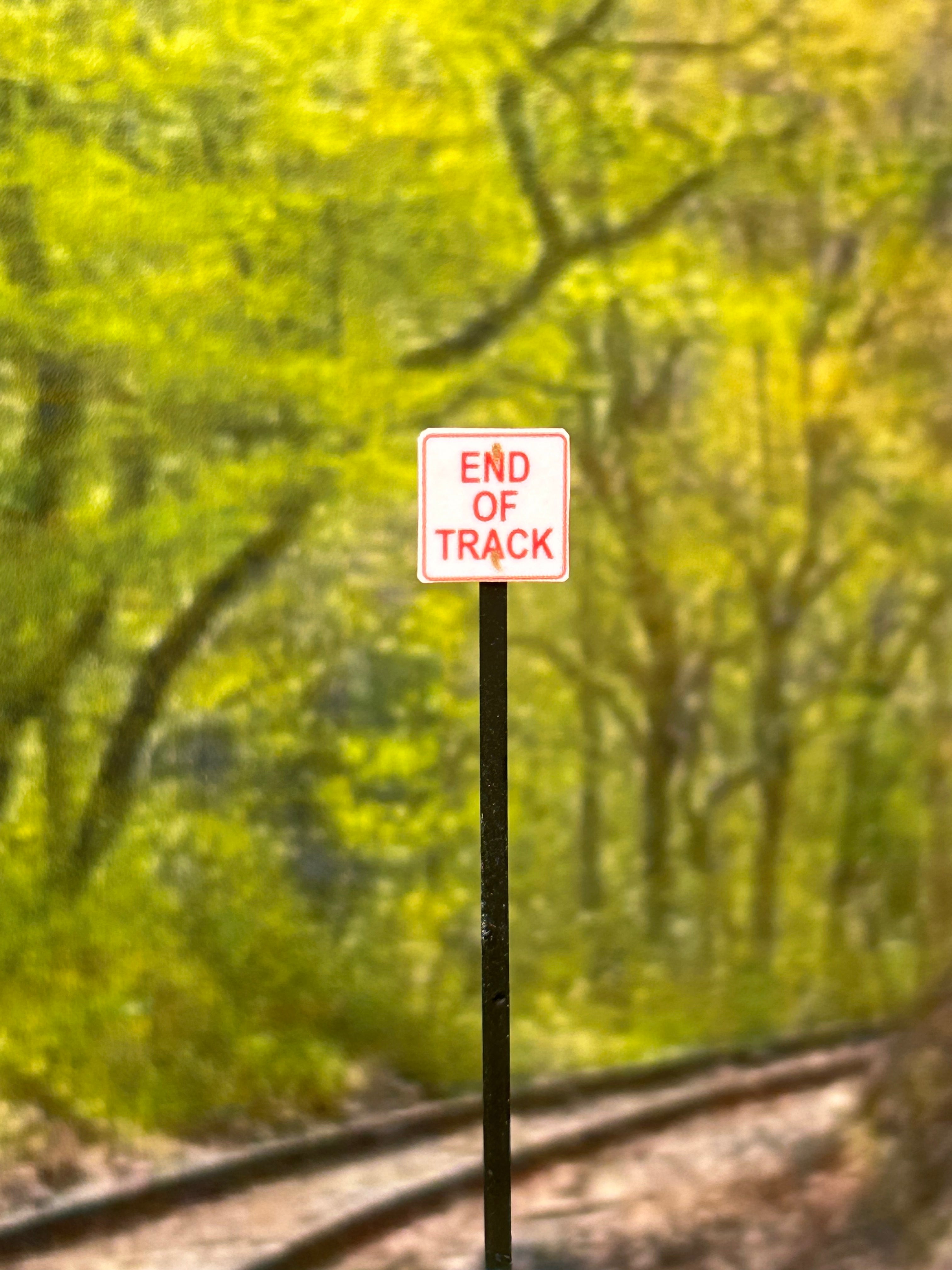 Scale Detailed Model Street and Railroad Signs in 1:87 HO – ScaleSigns.com